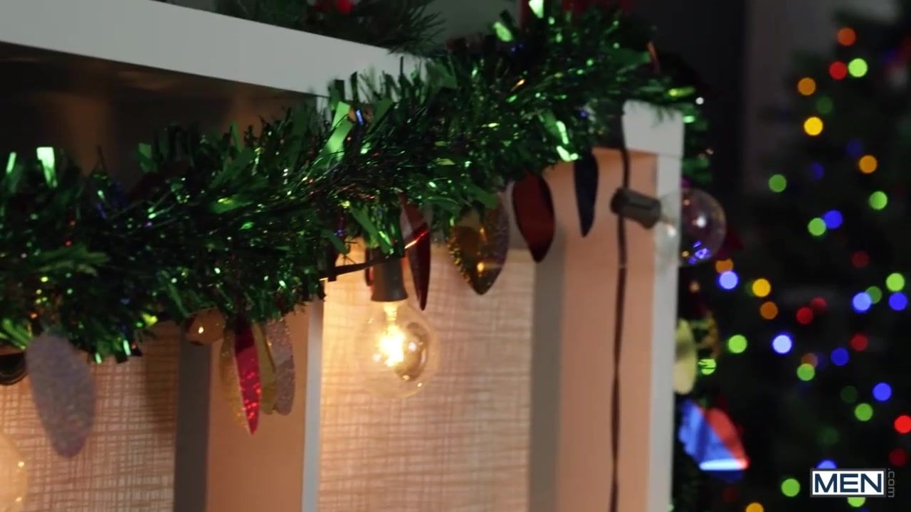 Men - Office fuck on Christmas (Chris Damned, Cody Seiya, Felix Fox)